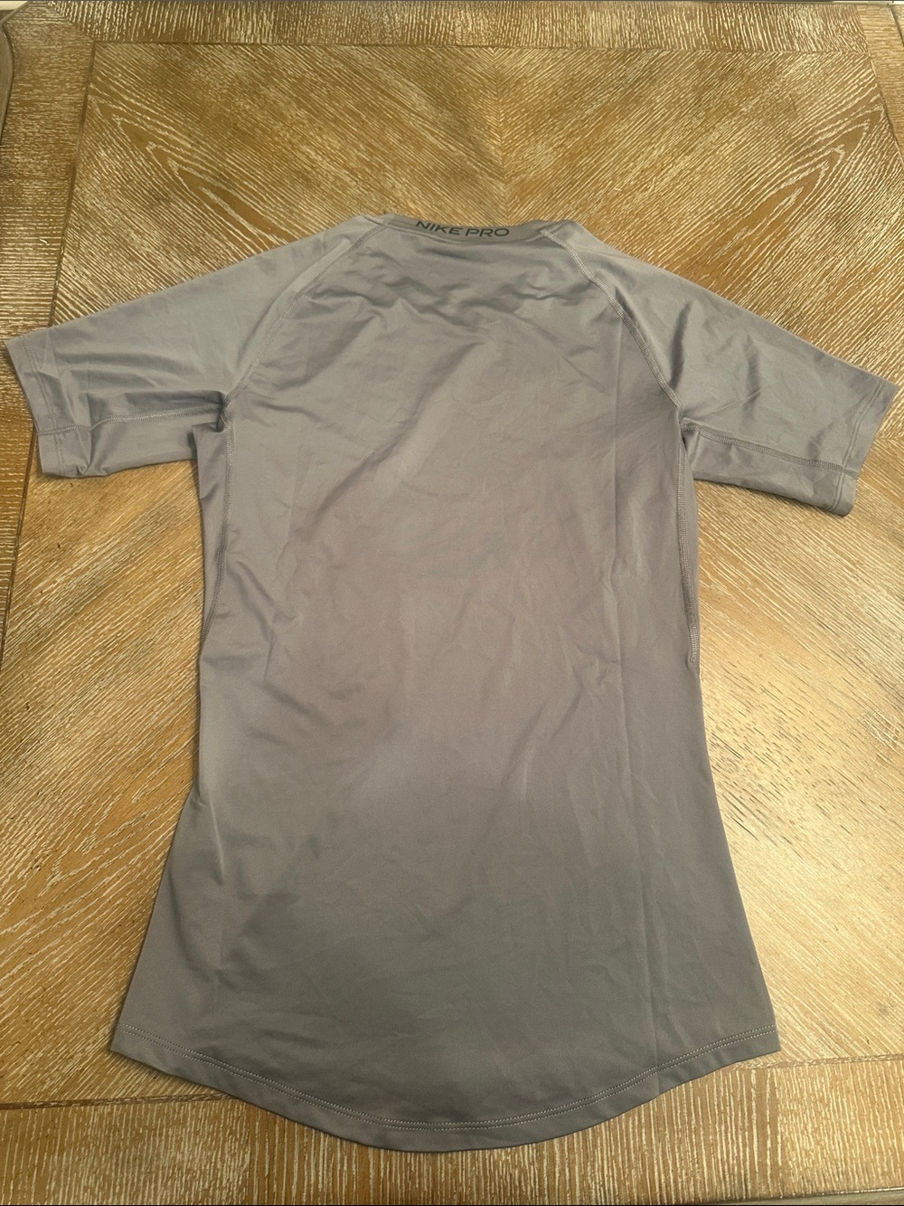 Nike Pro Performance Training Tee - Picture 3 of 4